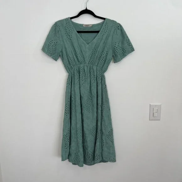 Valentina Naldi | Dresses | Valentina Naldi Sz Xs Eyelet Vneck Short Sleeve Lined Aline Dress Summer Italy | Poshmark Valentina Naldi | Dresses | Valentina Naldi Sz Xs Eyelet Vneck Short Sleeve Lined Aline Dress Summer Italy | Poshmark